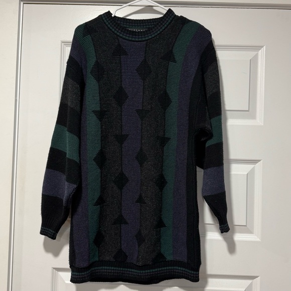 Women's Y2K Tunic Length Sweater - Picture 2 of 9